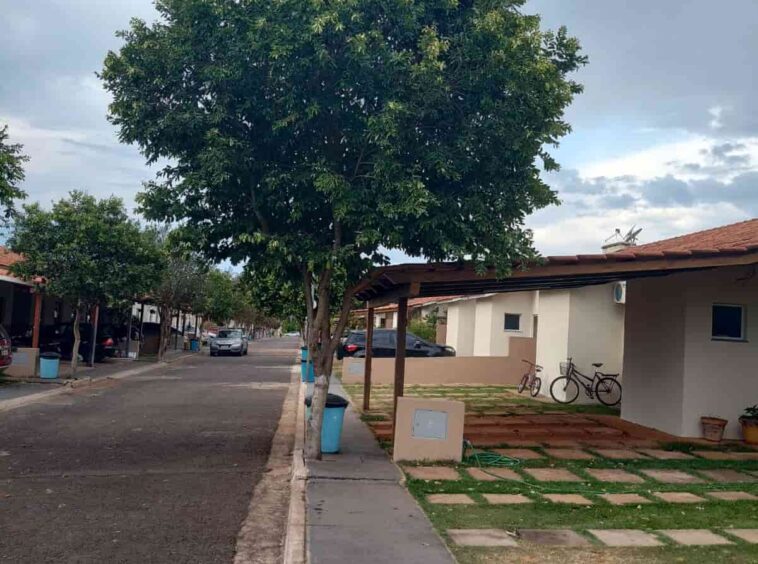 Casa em condomínio