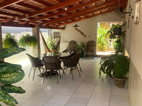 CASA NO SETOR GARAVELO