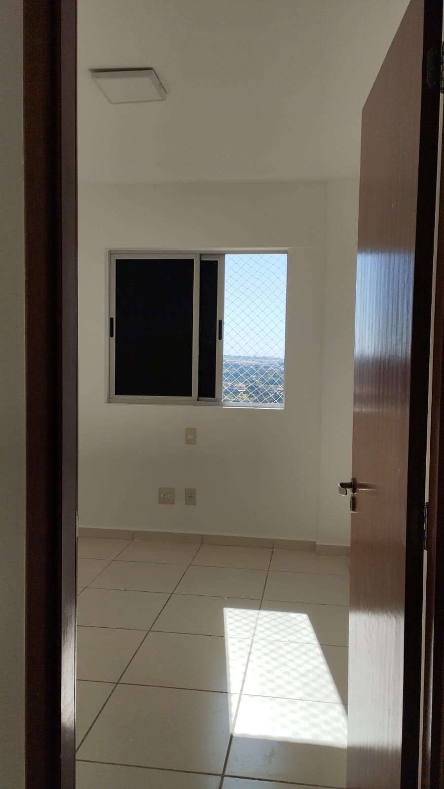 quarto com vista livre do apartamento de 2 quartos para alugar