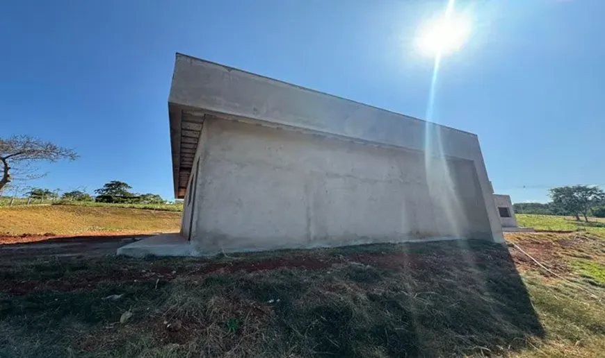Casa de condomínio de luxo em construção