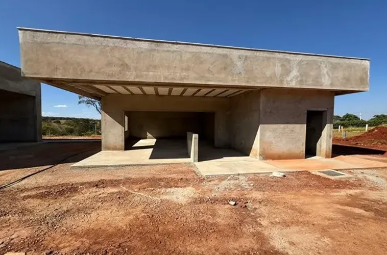 Casa de condomínio de luxo em construção