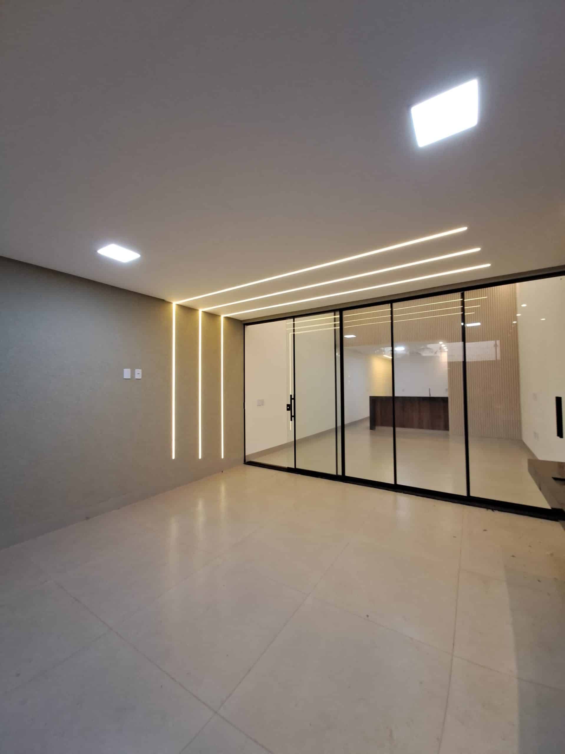 Garagem de fora pra dentro da Casa Jardim Belvedere