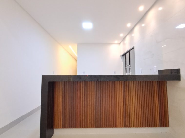 Parte Frontal da Bancada da Casa no Jardim Belvedere