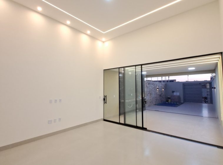 Ângulo 4 ( de dentro pra fora) da sala na Casa no Jardim Belvedere
