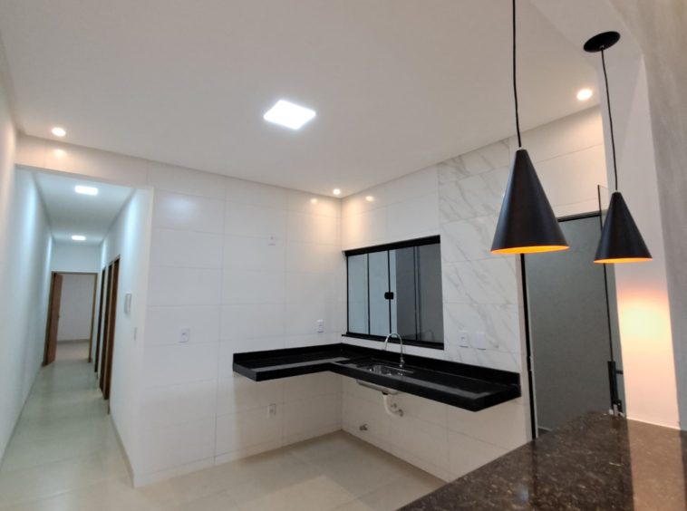 Cozinha + bancada da Casa á Venda no Novo Planalto