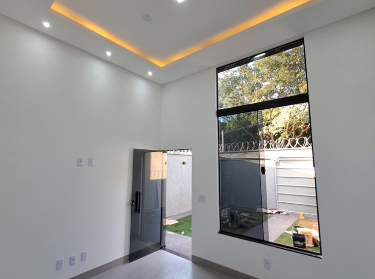 Ângulo 2 da sala da Casa á venda no Shangri-lá