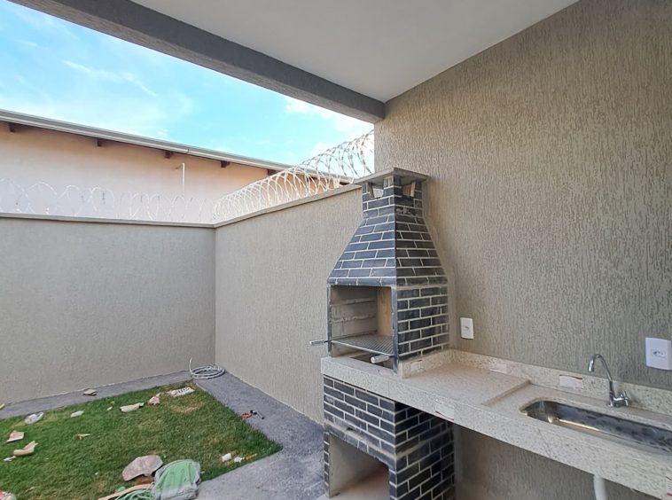 Ângulo 1 da Churrasqueira da Casa á venda no Shangri-lá