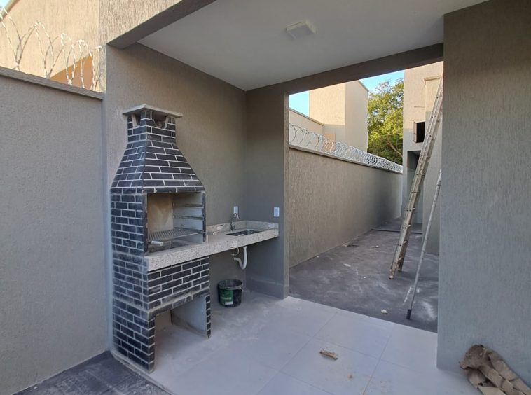 Ângulo 2 da Churrasqueira da Casa á venda no Shangri-lá