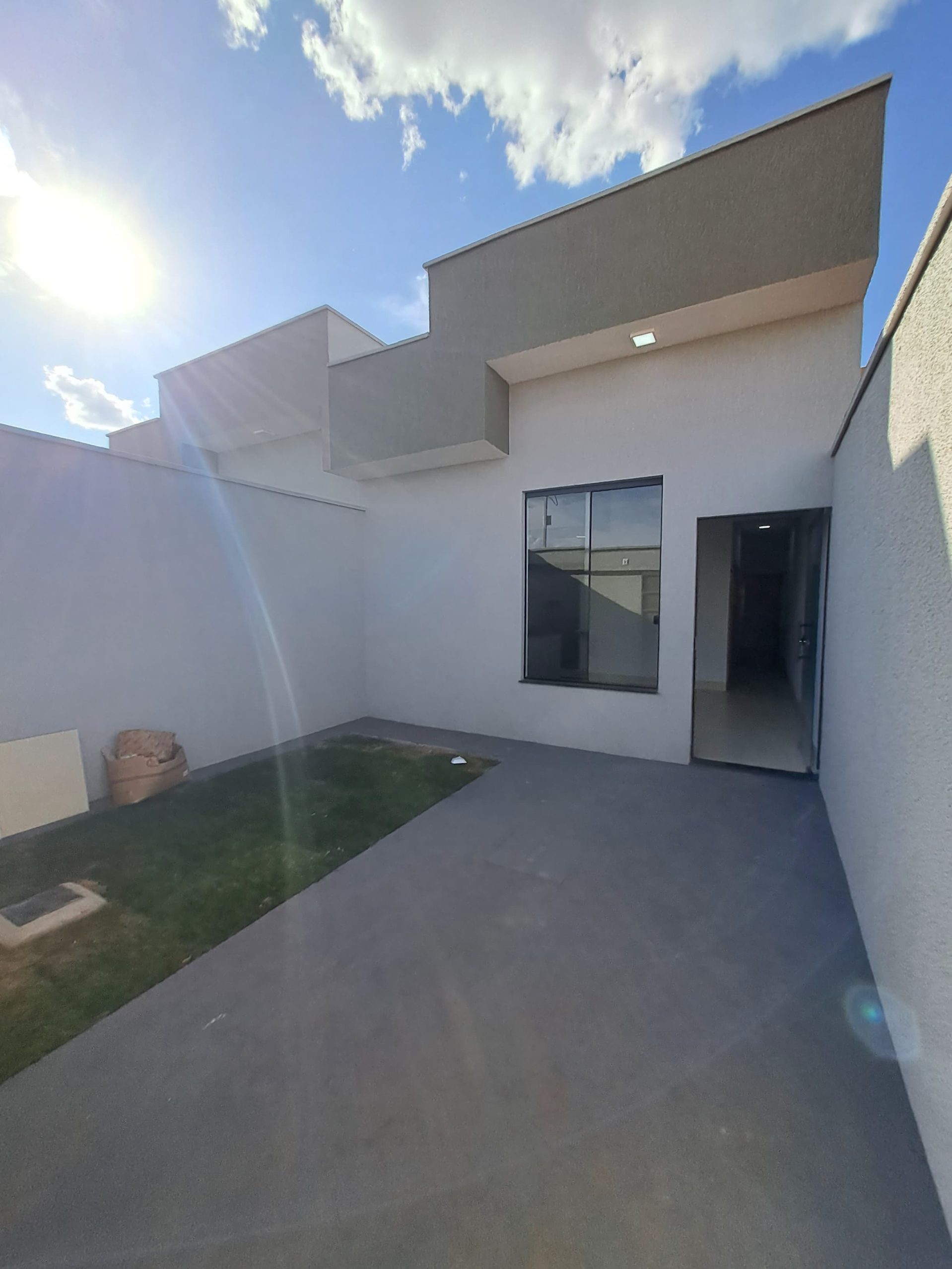 Ângulo 2 da frente da Casa no Setor Orlando Moraes