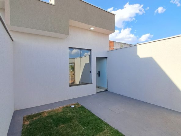 Ângulo 1 da frente da Casa no Setor Orlando Moraes