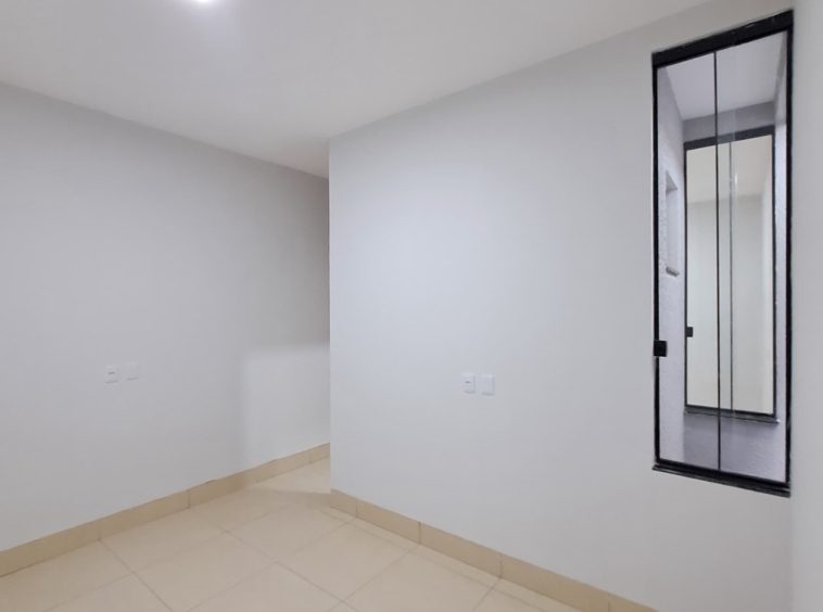 Ângulo 1 da suíte da Casa no Setor Orlando Moraes