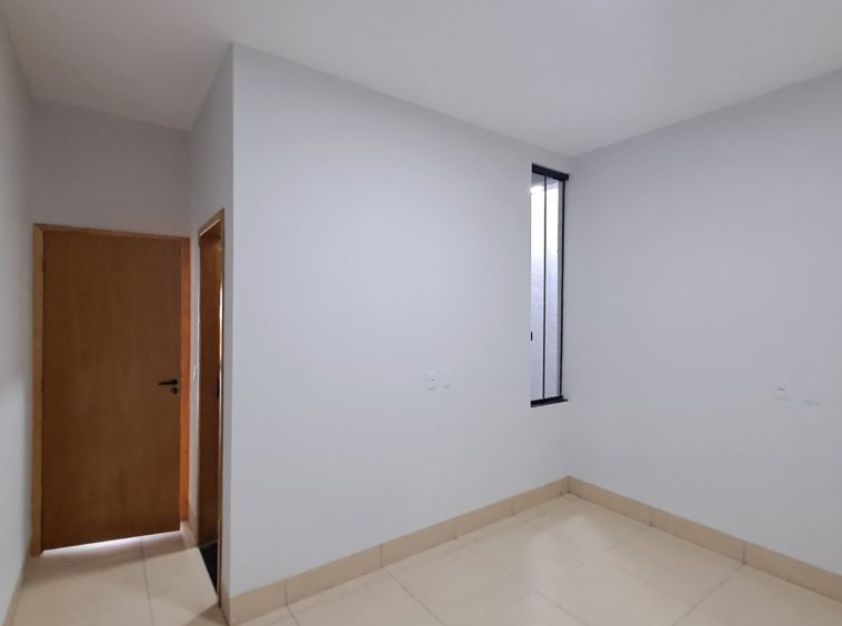 Ângulo 2 da suíte da Casa no Setor Orlando Moraes