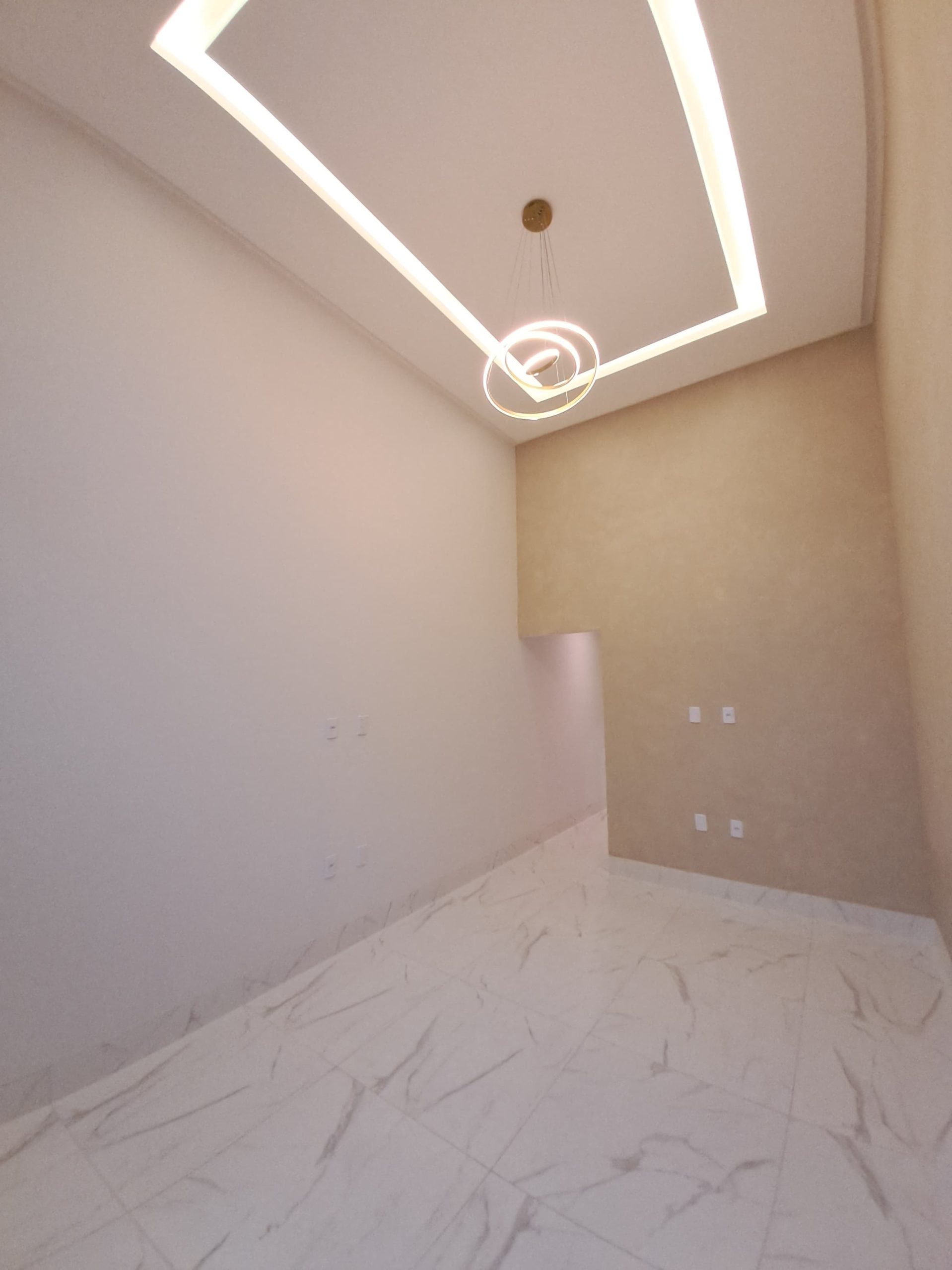 Ângulo 2 da sala da Casa no Jardim Balneário Meia Ponte