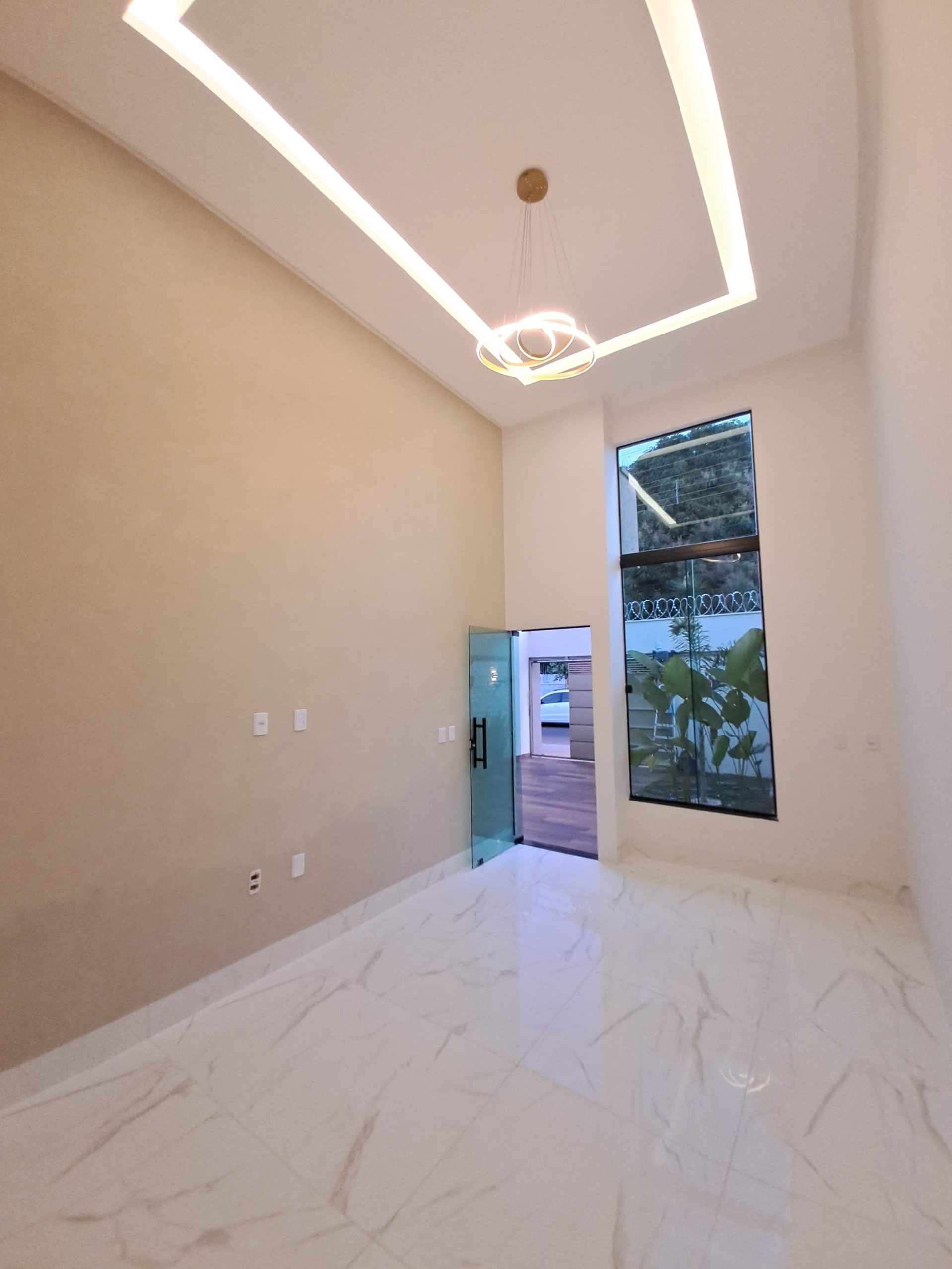 Ângulo 3 da sala da Casa no Jardim Balneário Meia Ponte