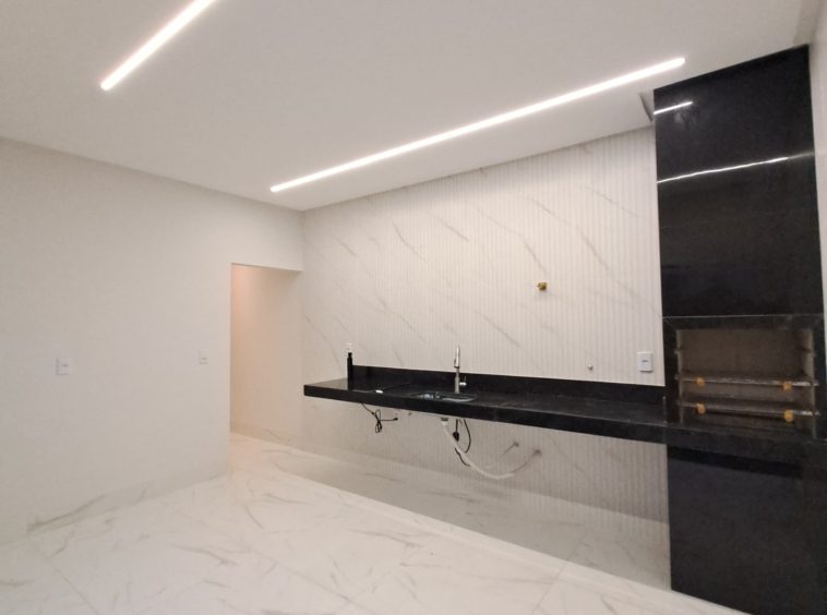 Ângulo 1 da Cozinha da Casa no Jardim Balneário Meia Ponte