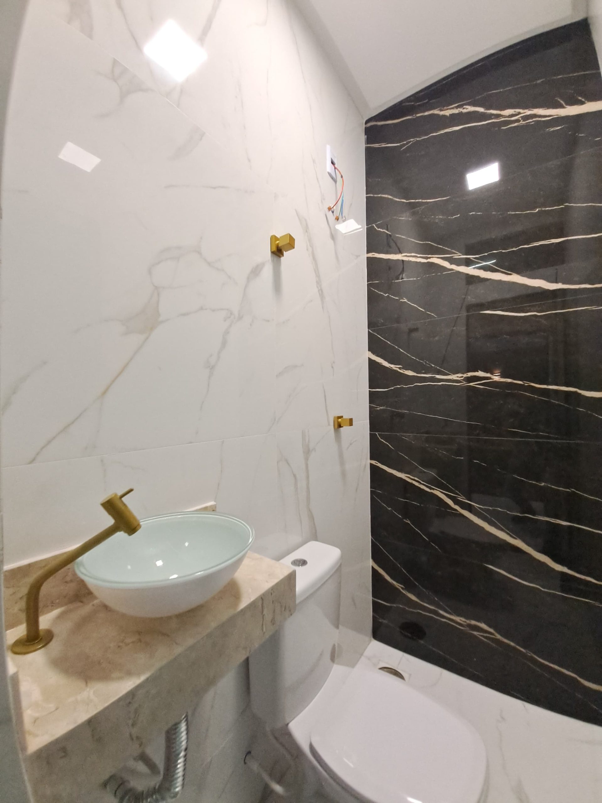 Banheiro 2 da Casa no Jardim Balneário Meia Ponte