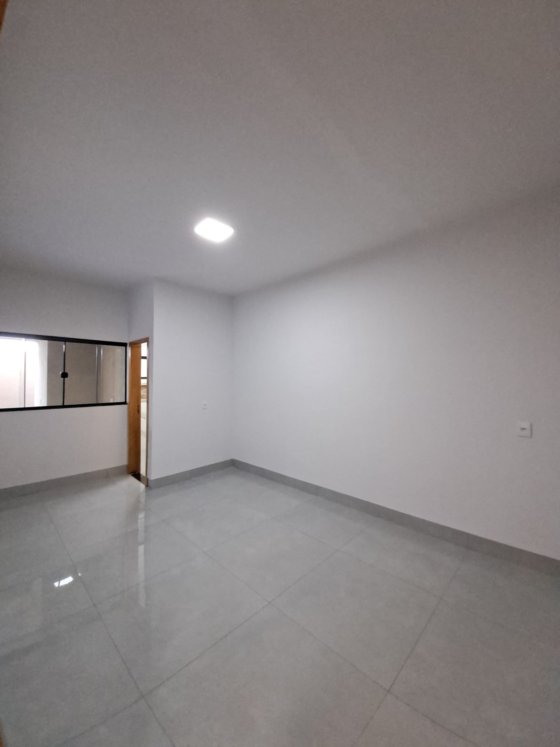 Ângulo 1 do Quarto suíte da Casa no Setor Alice Barbosa