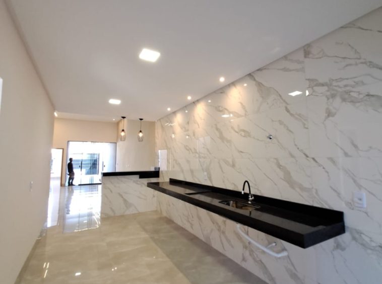 cozinha americana da casa no Residencial Morumbi Goiânia