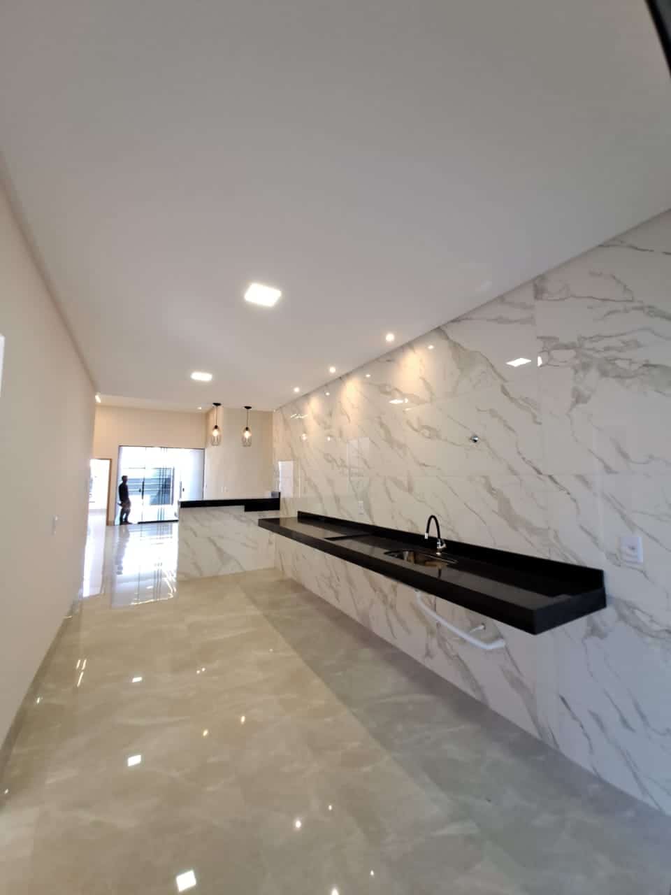 cozinha americana da casa no Residencial Morumbi Goiânia