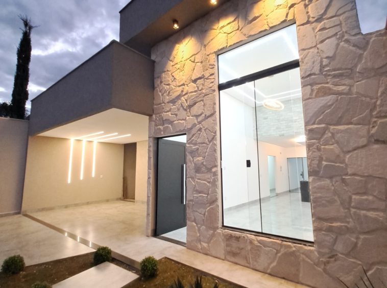 Ângulo 4 da Frente da Casa á venda no Setor Fim Social