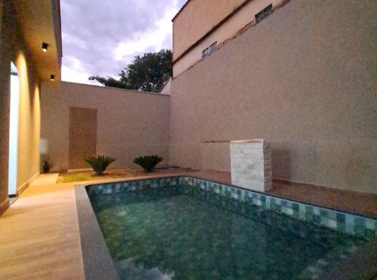 Ângulo 1 da Piscina da Cozinha da Casa á venda no Setor Fim Social