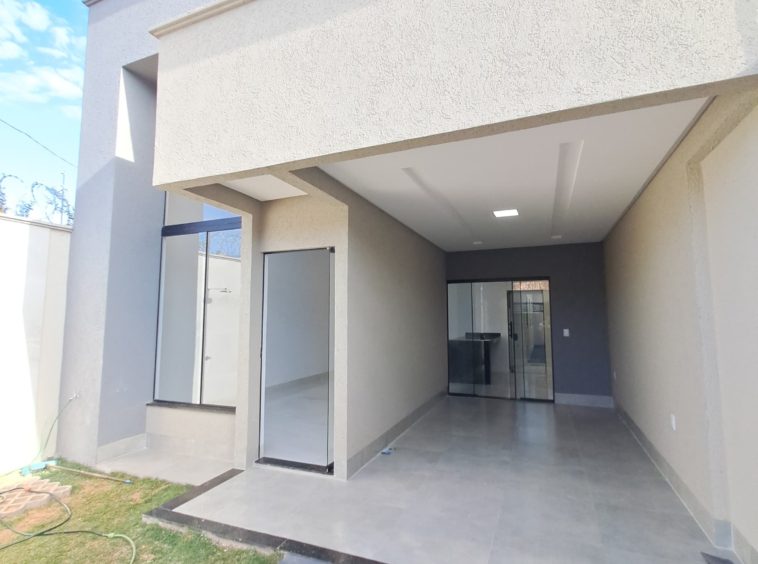Ângulo 3 da Frente + garagem da Casa no Residencial Alice Barbosa