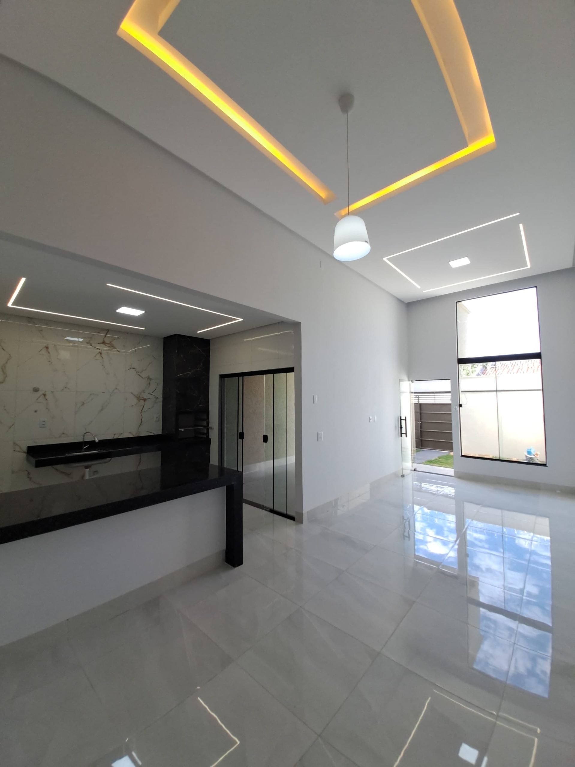 Ângulo 3 da Sala + cozinha da Casa no Residencial Alice Barbosa