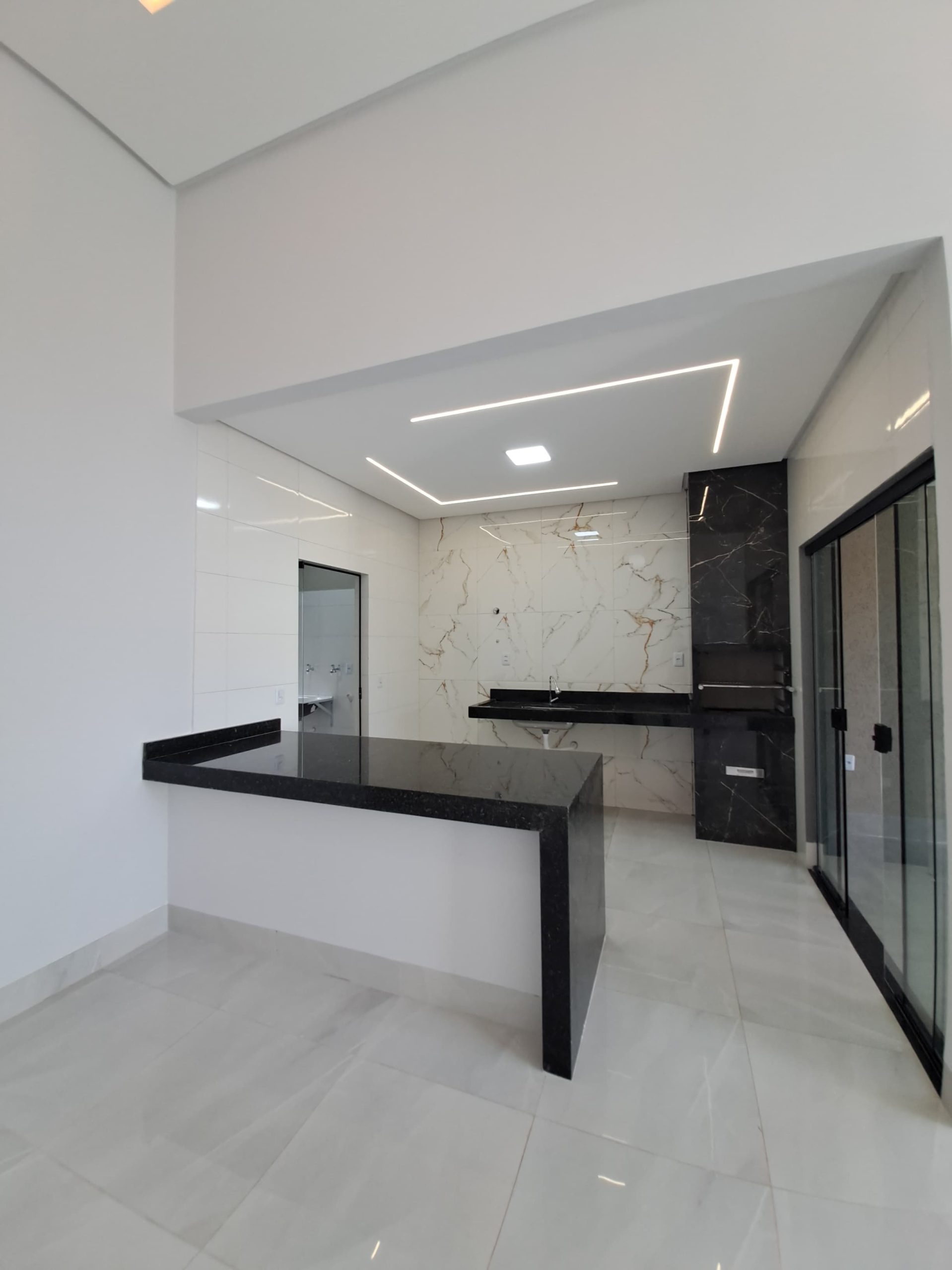Ângulo 2 da Cozinha da Casa no Residencial Alice Barbosa