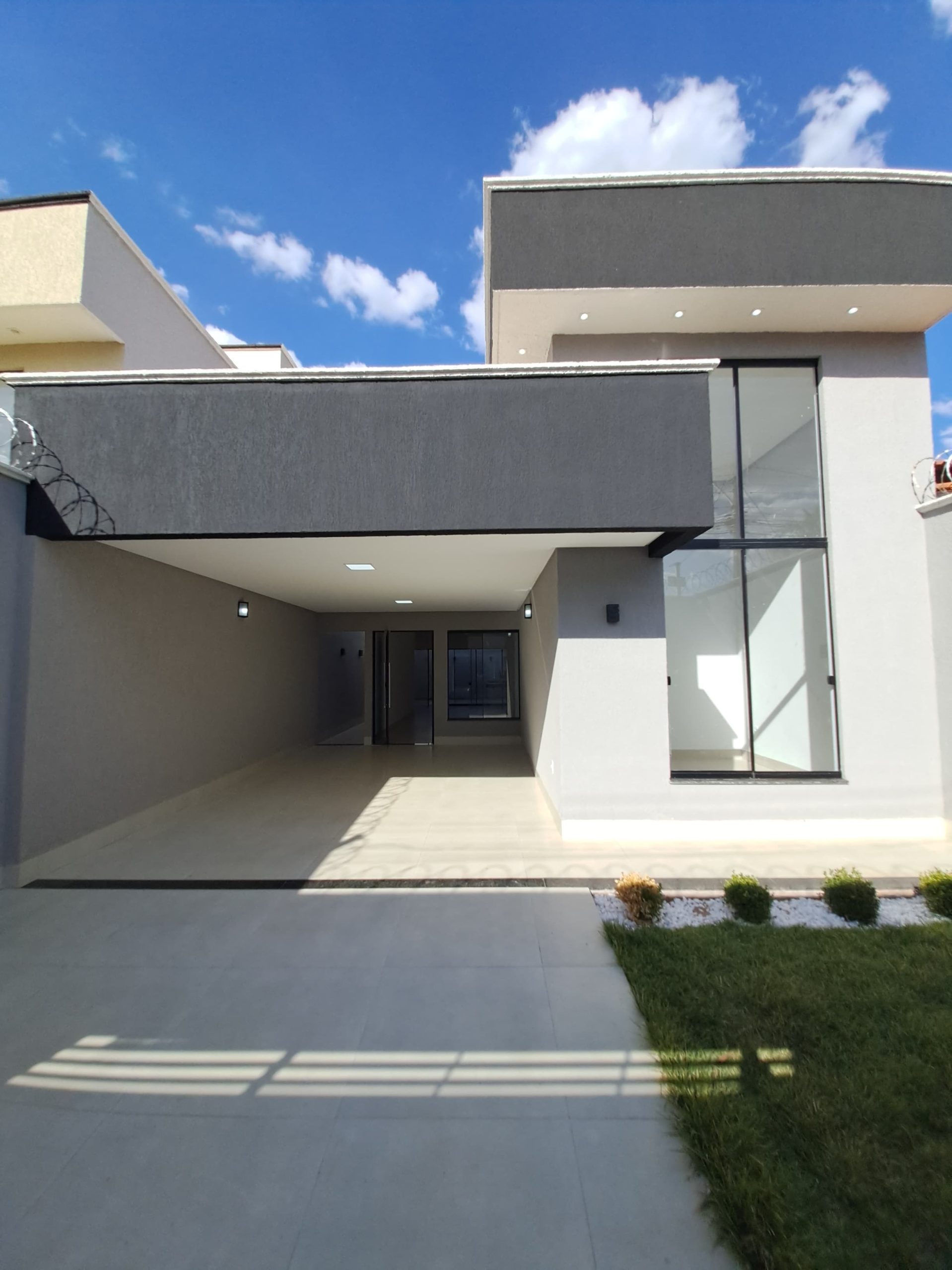 Ângulo 1 da Frente da Casa no Fonte Nova