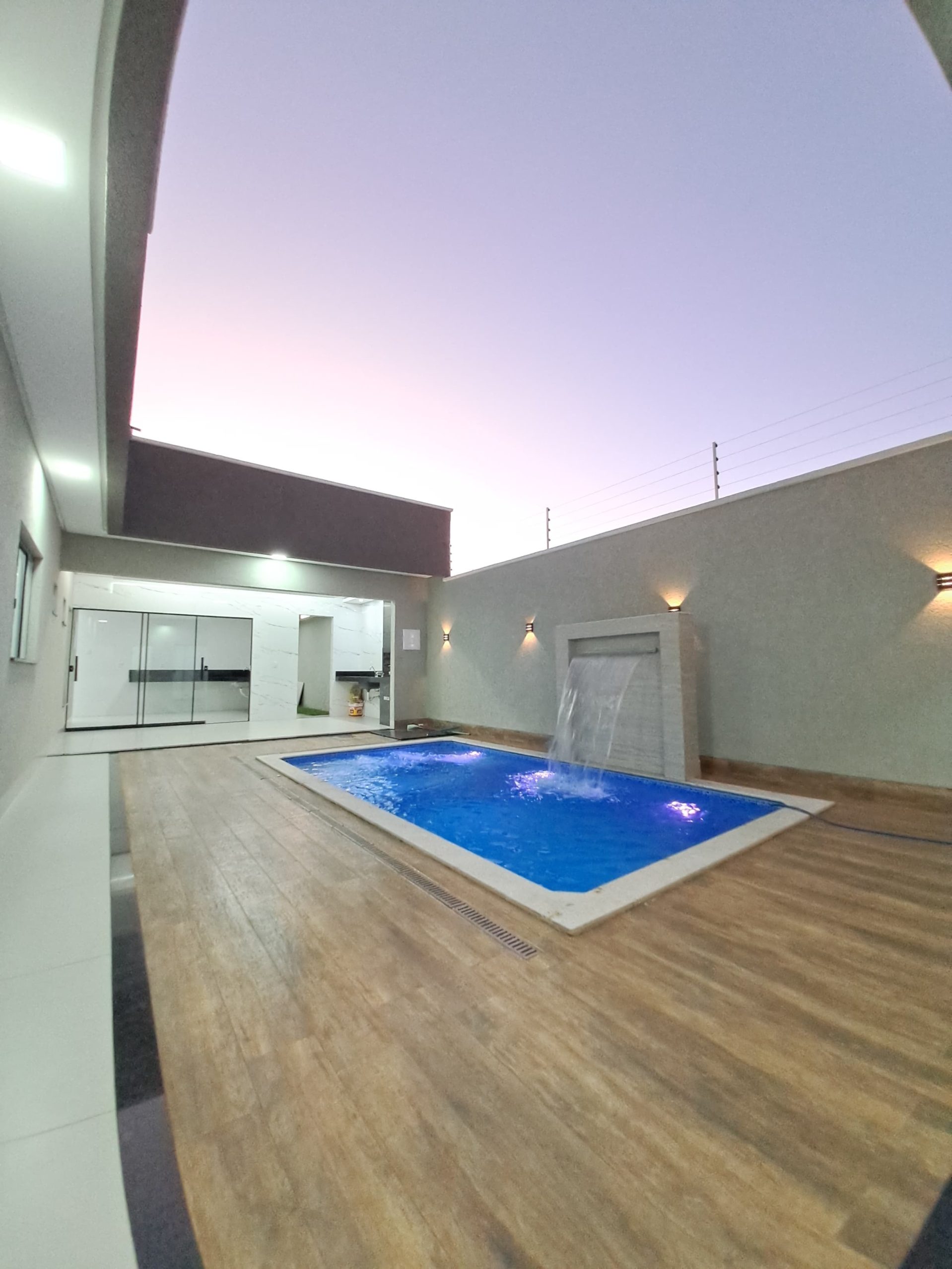 Ângulo 4 da Piscina da Casa no Residencial Barravento