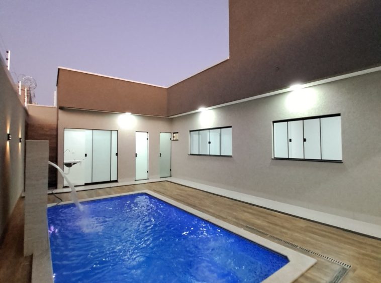 Ângulo 2 da Piscina da Casa no Residencial Barravento