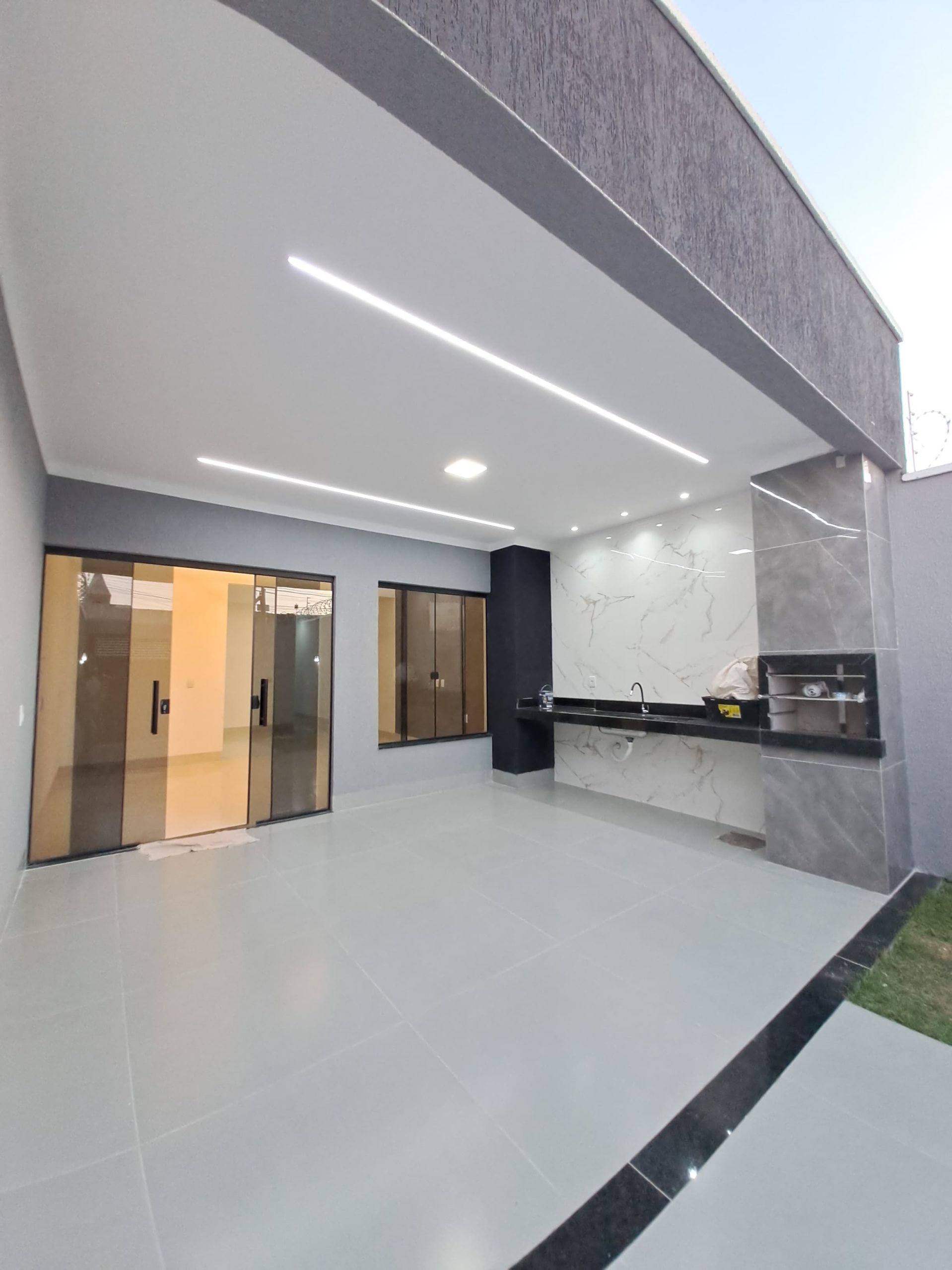 Garagem + Área Gourmet ângulo 1 da Casa no Recanto do Bosque