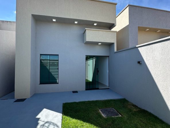 Ângulo 1 da Frente Casa no Residencial Orlando de Morais