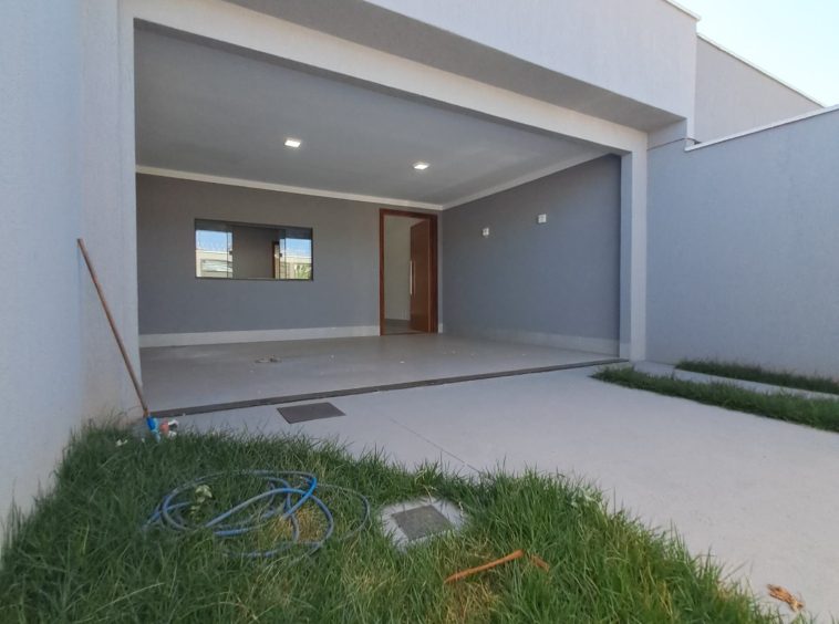 Garagem 2 Casa no Jardim Balneário Meia Ponte