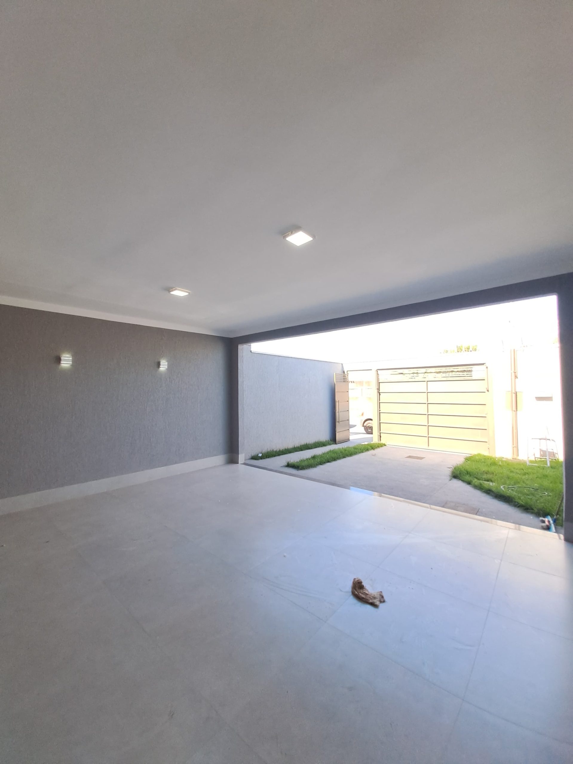 Garagem 3 Casa no Jardim Balneário Meia Ponte