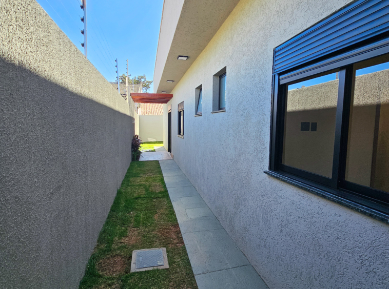 Área de Acesso na Casa no Três Marias