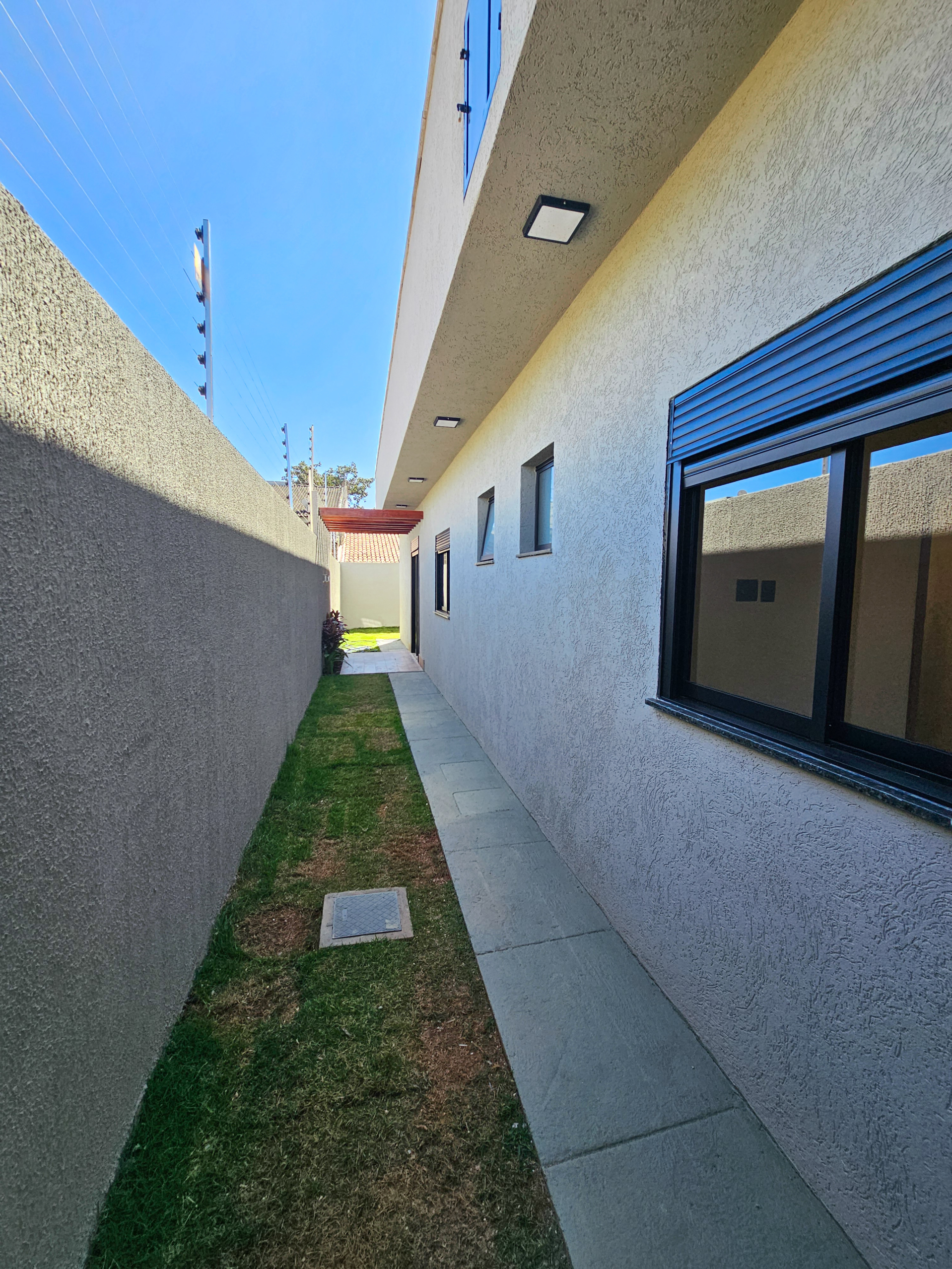 Área de Acesso na Casa no Três Marias