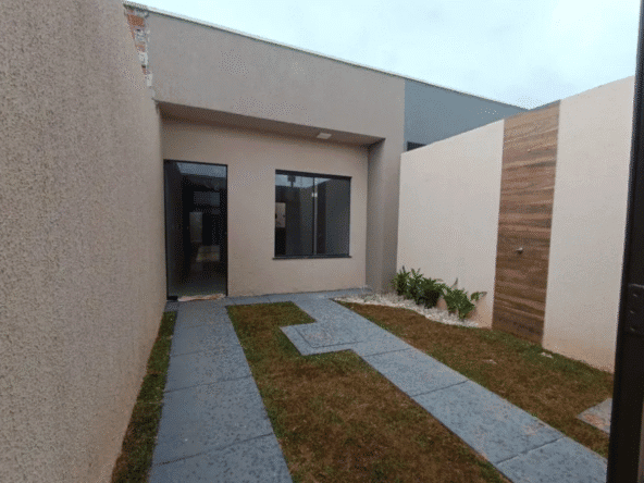 Frente da Casa de 3 Quartos no Jardim Ipanema