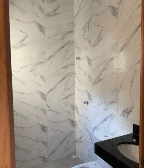 Banheiro da suíte da Casa de 3 Quartos no Setor Progresso