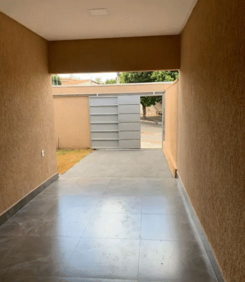 GAragem da Casa de 3 Quartos no Setor Progresso