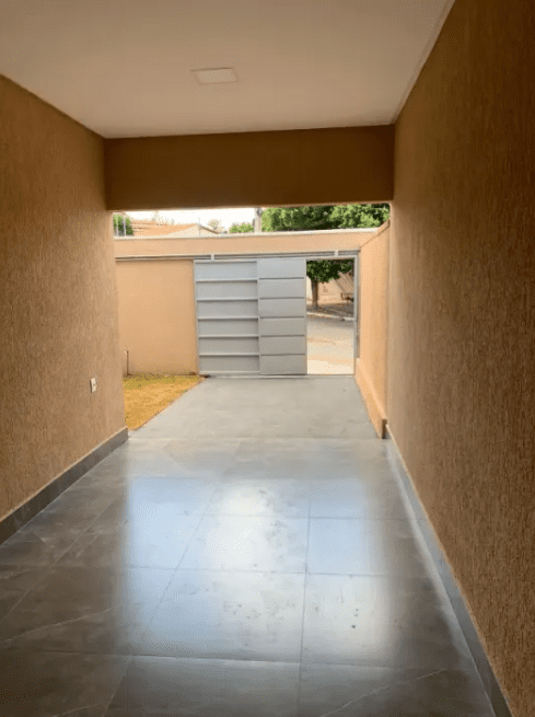 GAragem da Casa de 3 Quartos no Setor Progresso