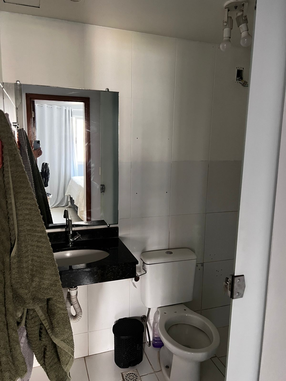 Banheiro (foto 2) da Suíte no Apartamento no Setor Cândida de Morais