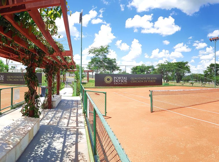 Quadra de Tenis (foto 3) no COndomínio da Casa no Portal Sol Garden