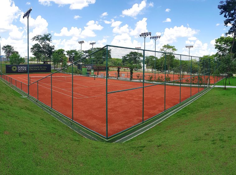 Quadra de Tenis (foto 1) no COndomínio da Casa no Portal Sol Garden