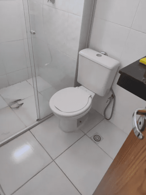 Banheiro 1 (foto 1) do Apto no Tropicale