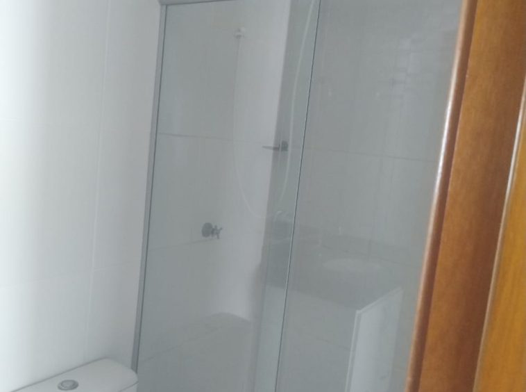 Banheiro da Suíte (foto 3)no Apartamento no Tropicale