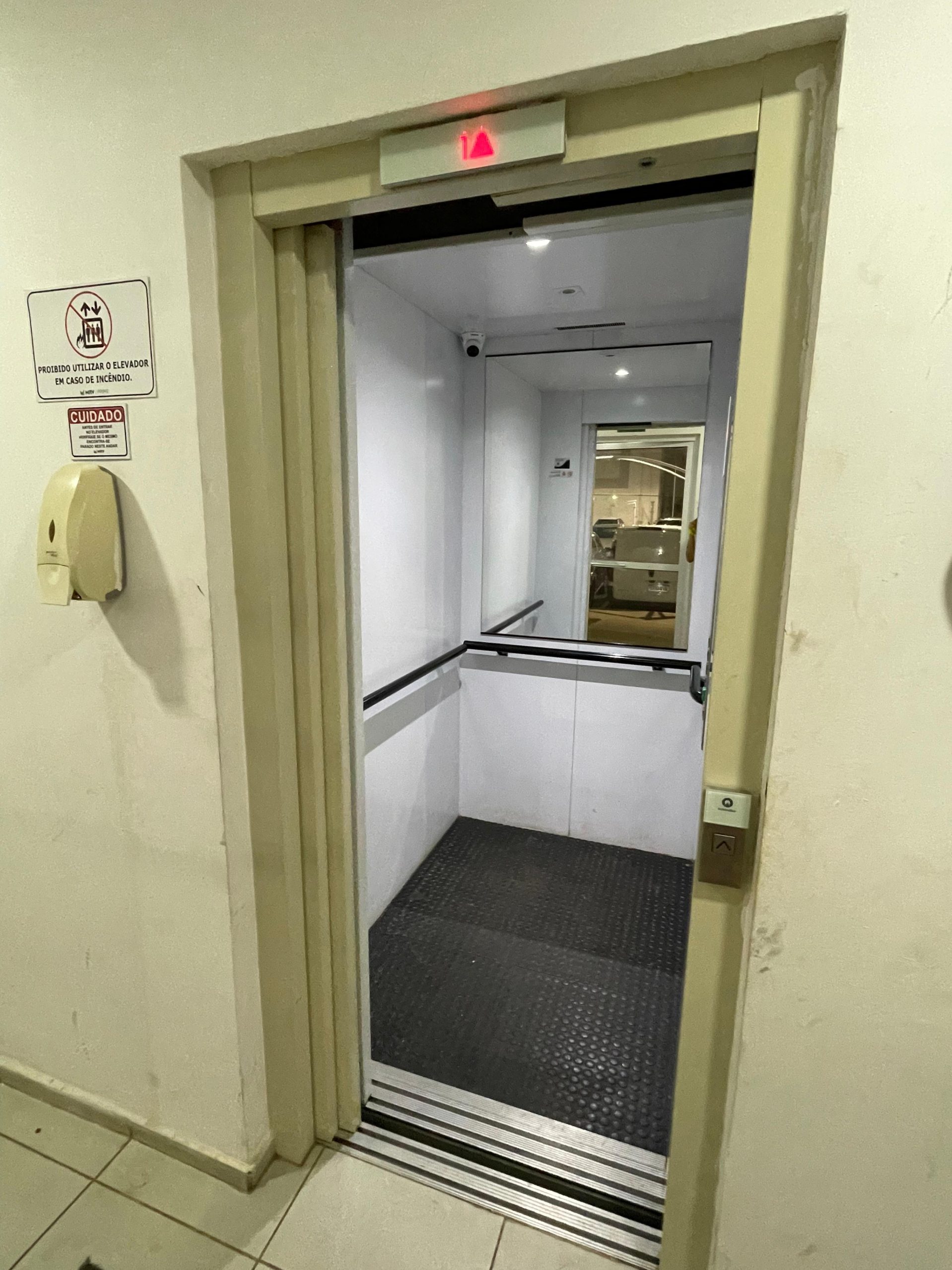 Elevador do Gran Club