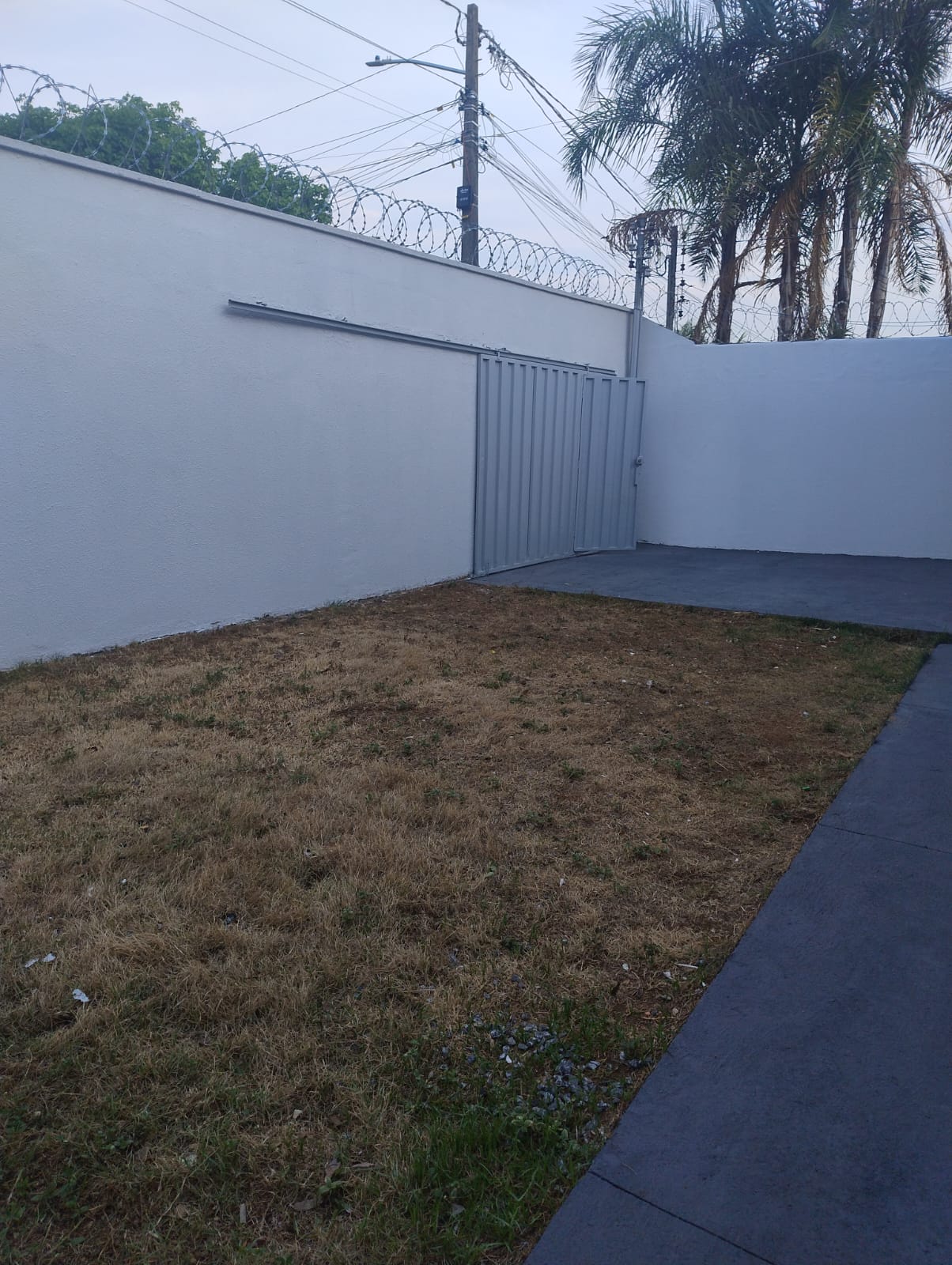 Exterior (foto 1) da Casa no Jardim Helvencia