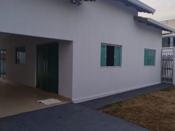 FRENTE Casa no Jardim Helvencia