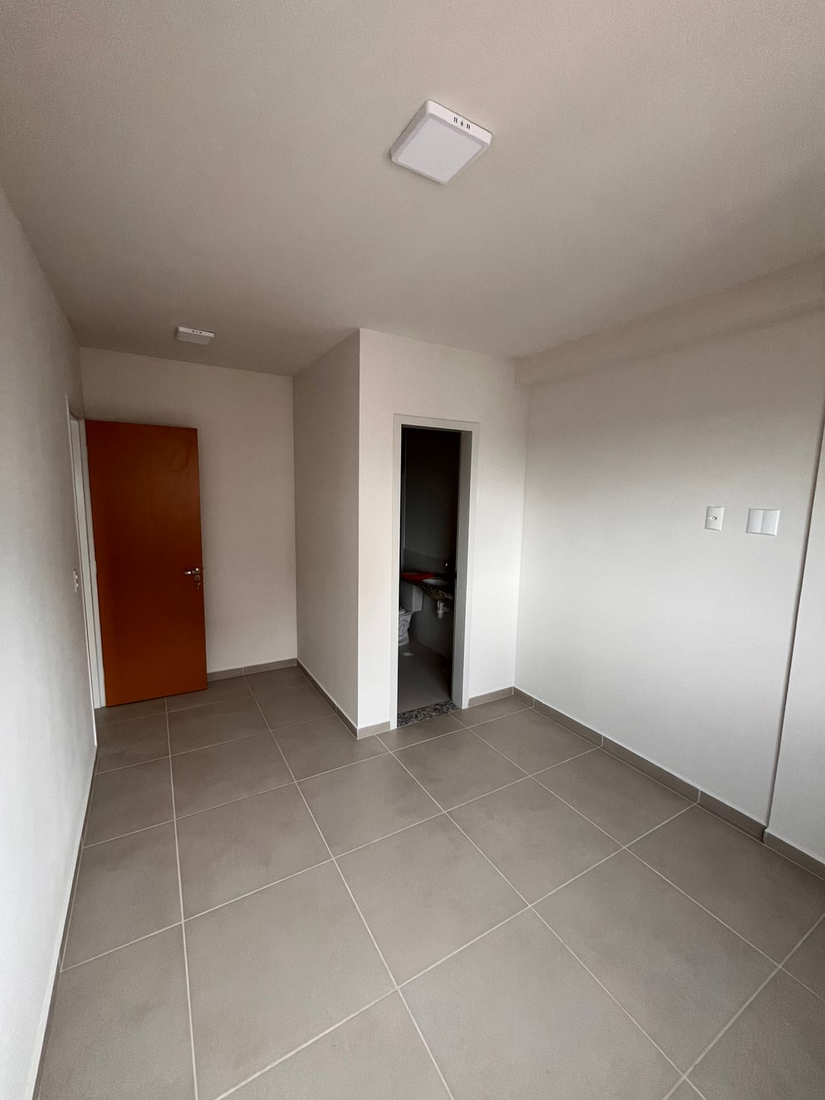 Suíte (foto 1) do Apartamento no Condomínio Iguaçu